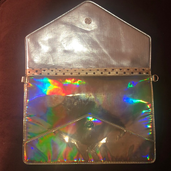 NEW Metallic Clutch 💎 - Picture 3 of 5